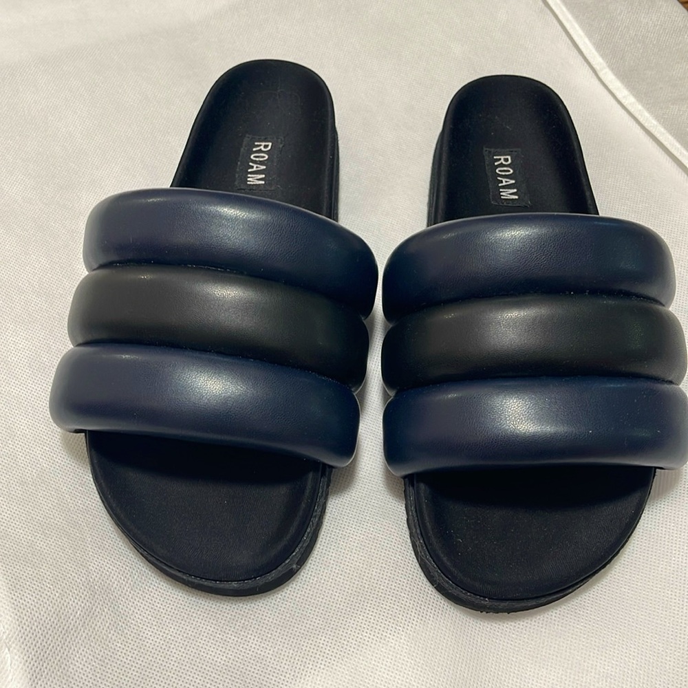 ROAM Puffy Sandals Black/Blue Vegan Leather